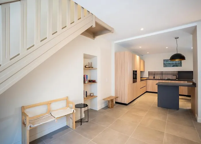 L'escale Caennaise House For 8 People Caen