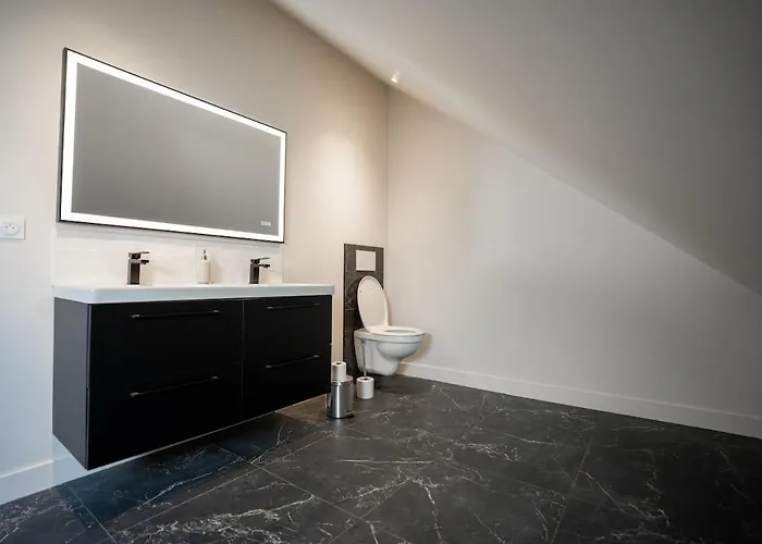 L'escale Caennaise House For 8 People Caen